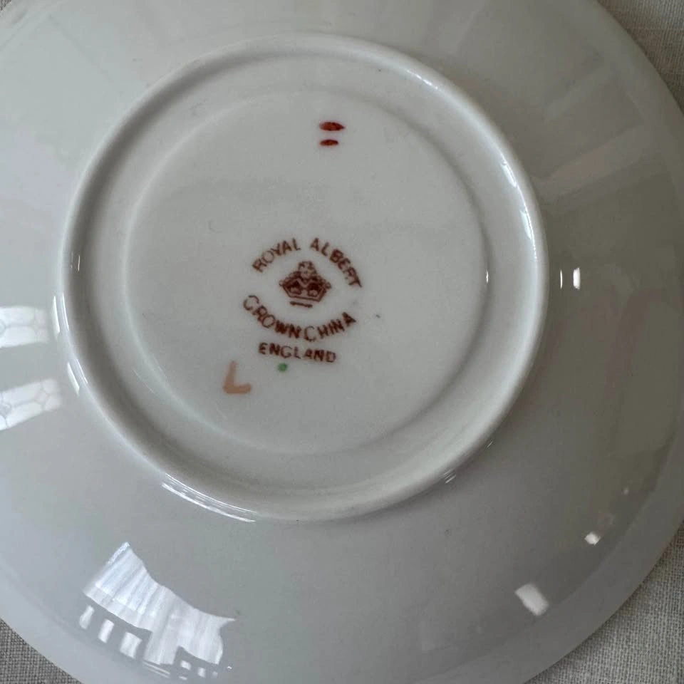 Royal Albert "Imari" Teacup and Saucer - photo 5