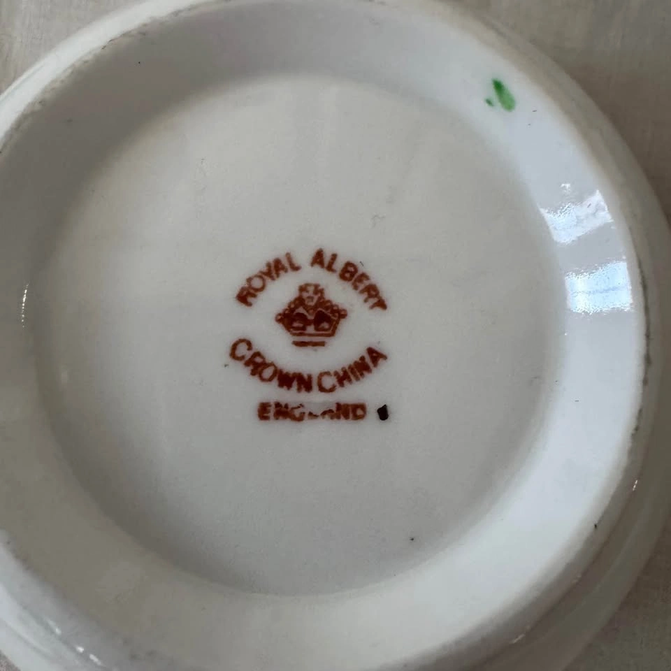Royal Albert "Imari" Style Bowl - photo 4