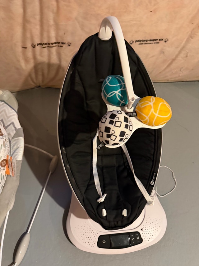 4MOMS Mamaroo Baby Swing - photo 4