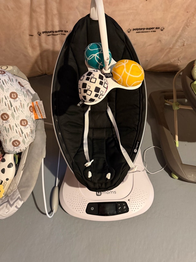 4MOMS Mamaroo Baby Swing - photo 5