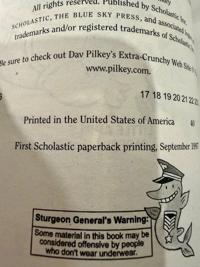 1997 Captain Underpants Paperback - First Scholastic Edition - photo 3