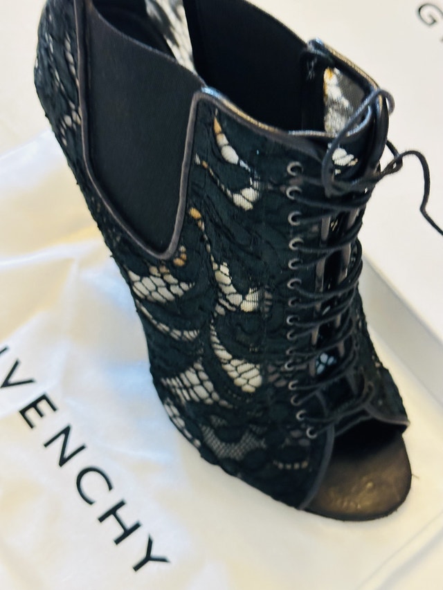Givenchy Made in Italy Designer Open Toe Heels Size 37 - photo 3