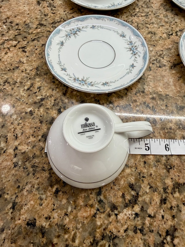 Vintage Mikasa Roslyn 5650 Fine China Set Japan - photo 3