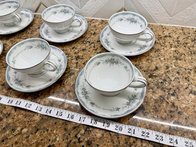Vintage Mikasa Roslyn 5650 Fine China Set Japan - photo 4