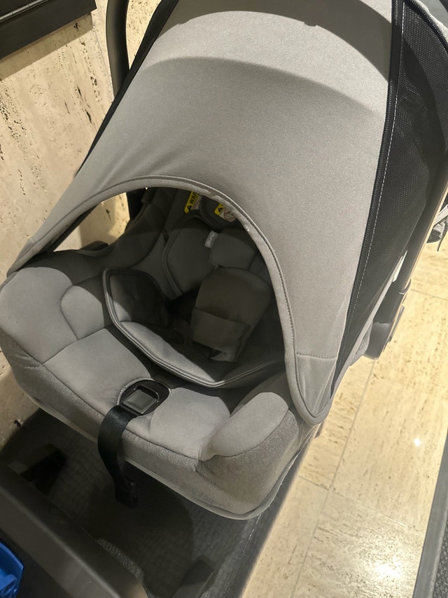 Nuna Like New Rear Facing Baby Car Seat - photo 2