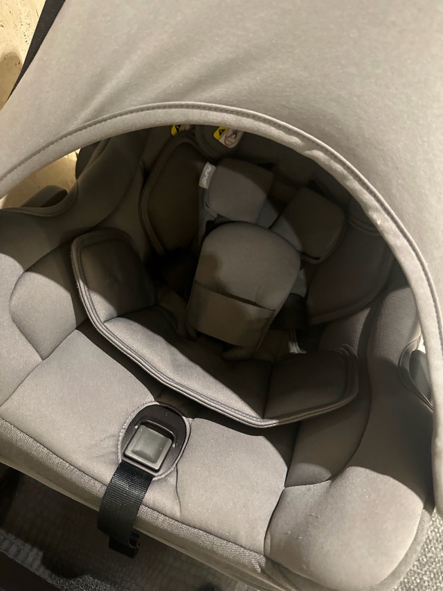 Nuna Like New Rear Facing Baby Car Seat - photo 3