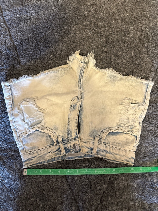 Vintage Daisy Dukes Denim Shorts - Size 3