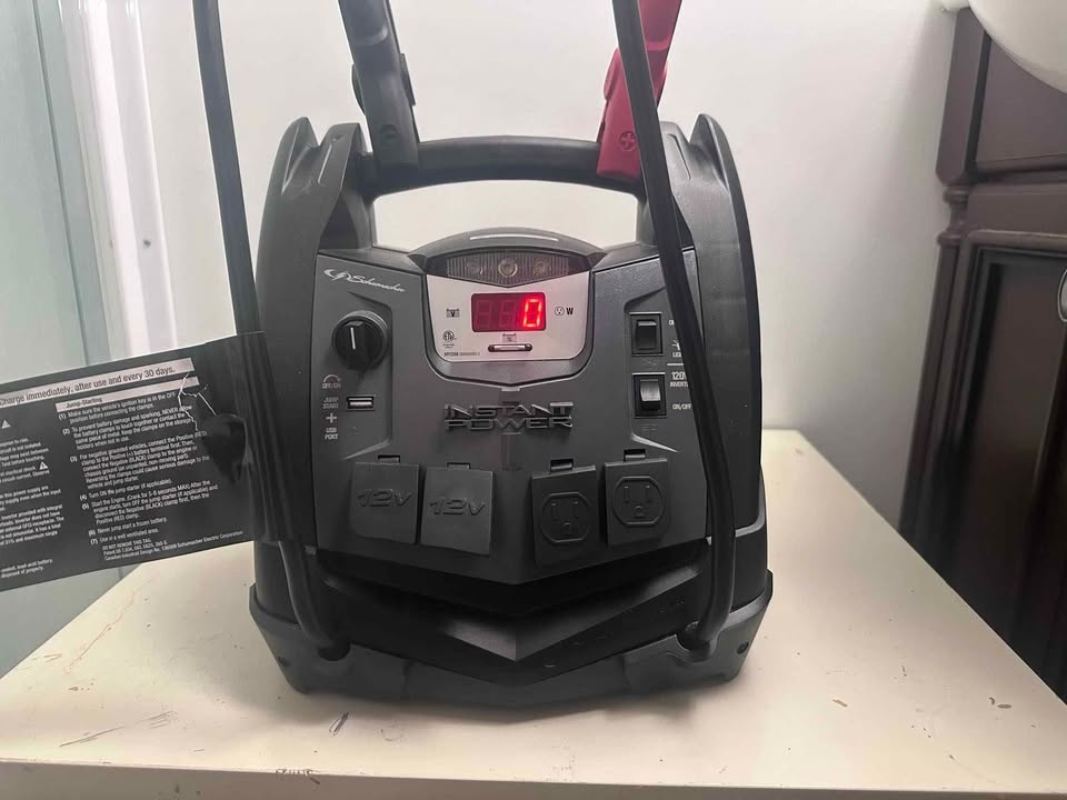 Schumacher Instant Power XPF2260 Power Station w/ Booster Cables