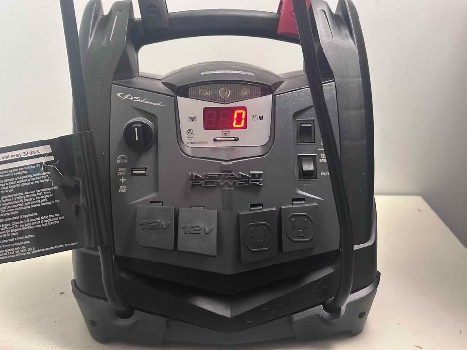 Schumacher Instant Power XPF2260 Power Station w/ Booster Cables - photo 3