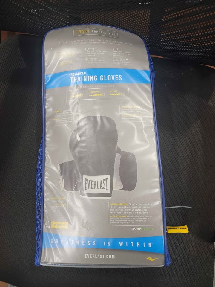 Brand New Everlast Training Gloves - 12oz - photo 3