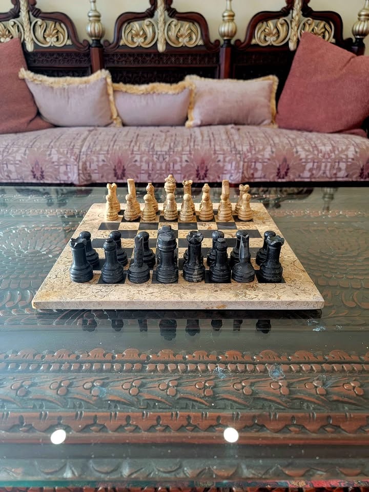 Hand-Carved Fossil Stone & Black Marble Chess Set (Never used) 1 - photo 5