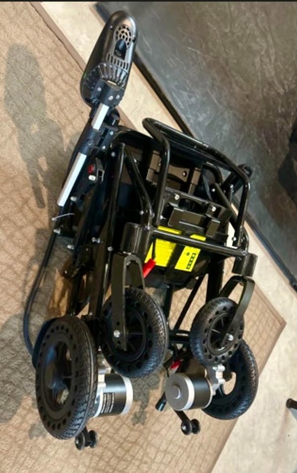 Foldable Electric wheelchair - photo 5