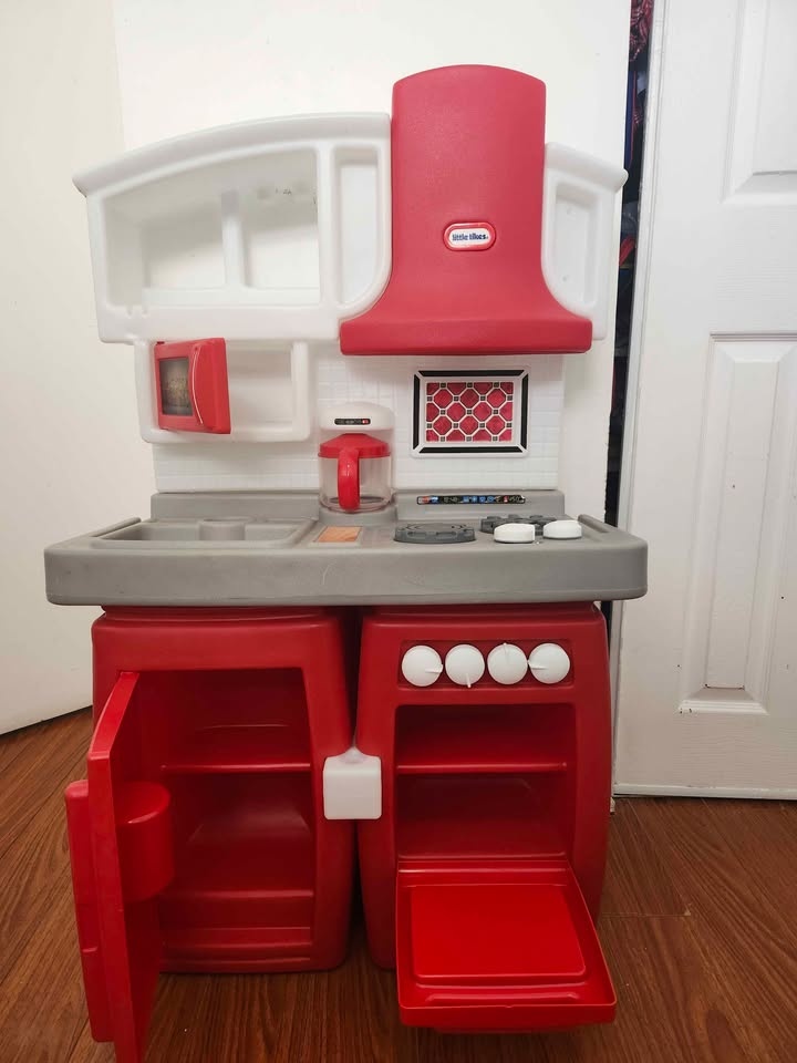 Kids Little Tike Kitchen Set - photo 2