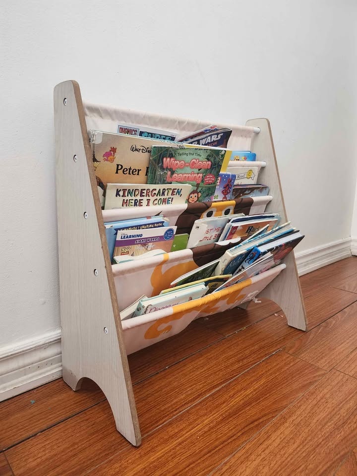 Kids book shelf $10 - photo 2
