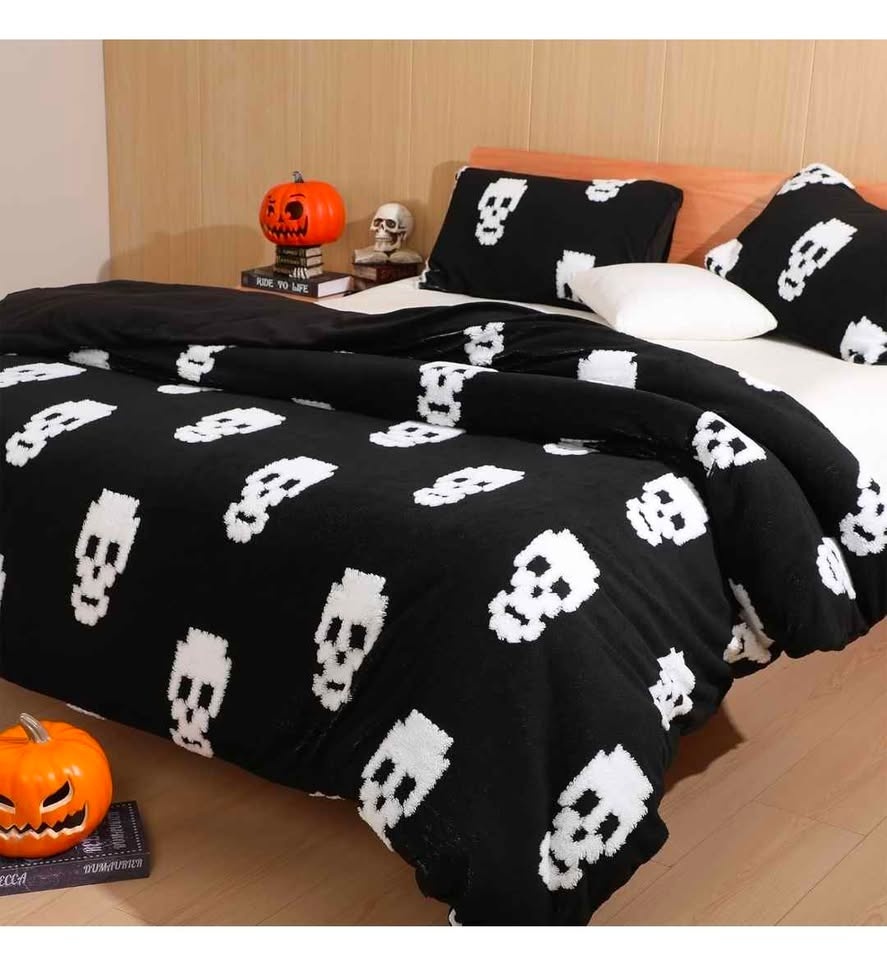 🎃✨ HALLOWEEN QUEEN COMFORTER SET – BLACK & WHITE SKULL ✨🎃 - photo 5