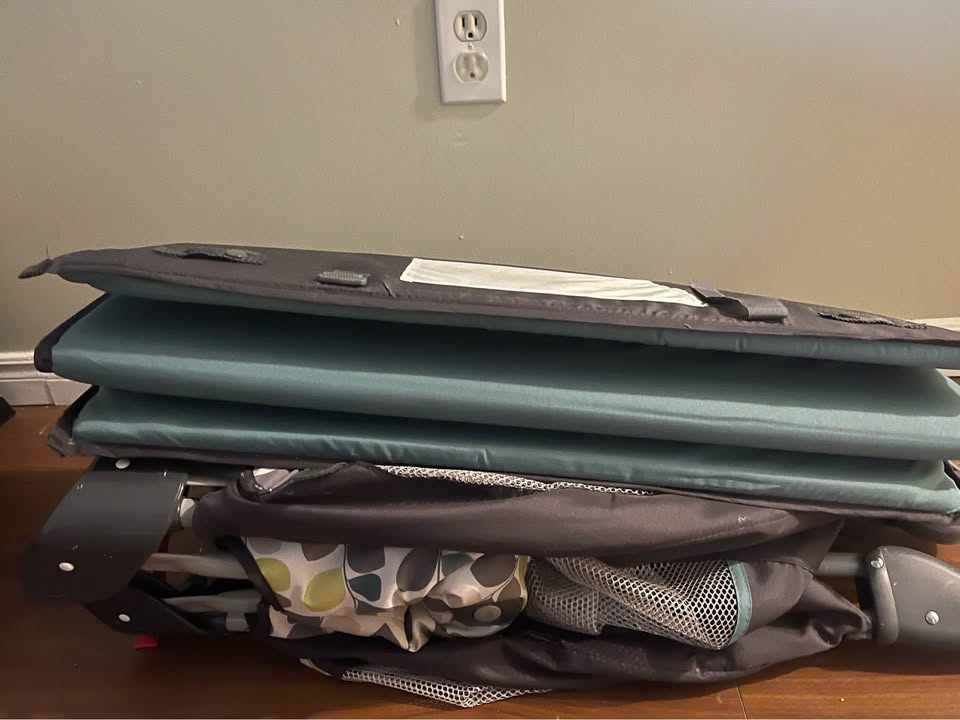 Graco Pack ‘n Play On the Go Playard - photo 3