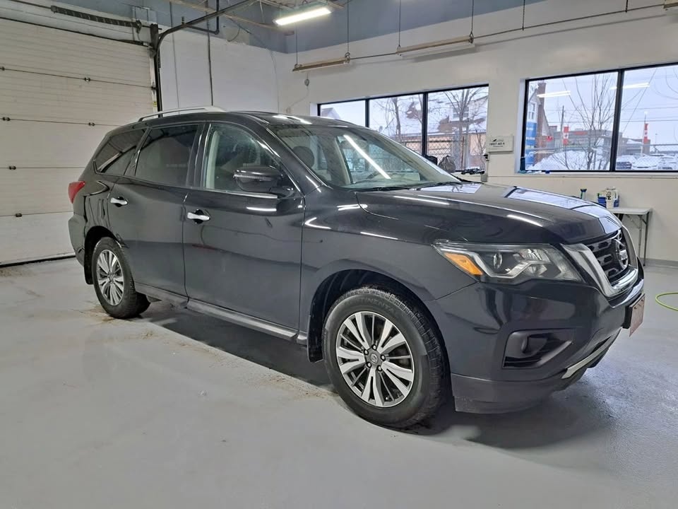 2020 Nissan Pathfinder SV 4WD 7 Passenger