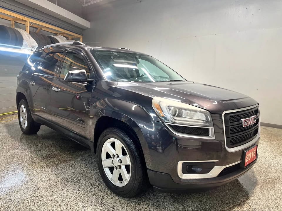 2016 GMC Acadia | AWD | 8 Passengers
