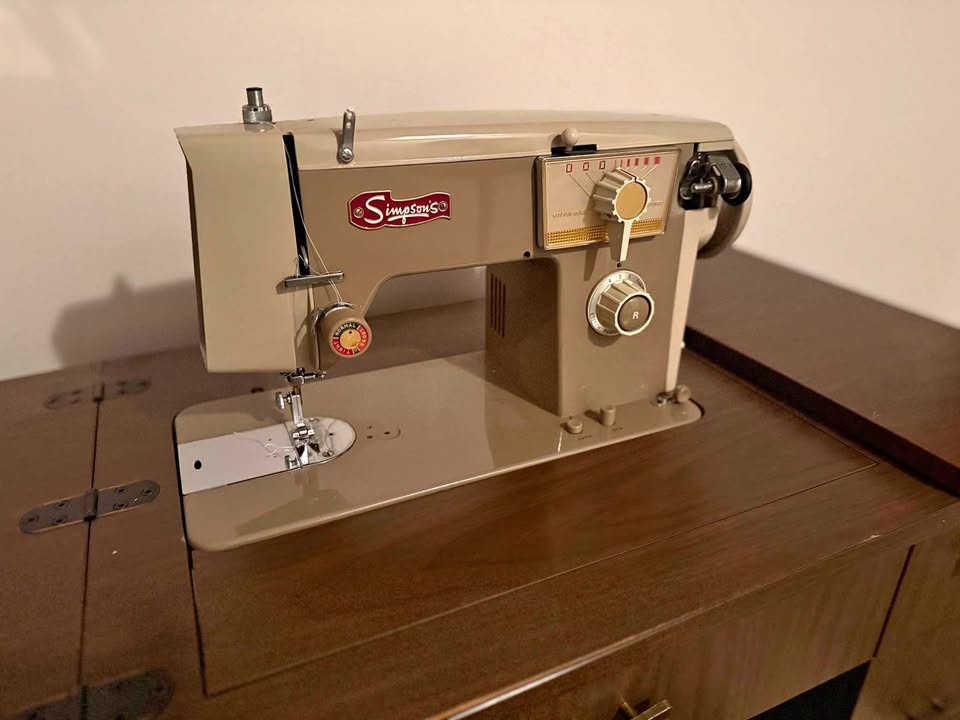 Vintage Simpson's Heavy-Duty Sewing Machine & Cabinet