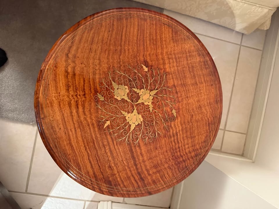 Elegant Vintage French-Style Inlaid Side Table - photo 2