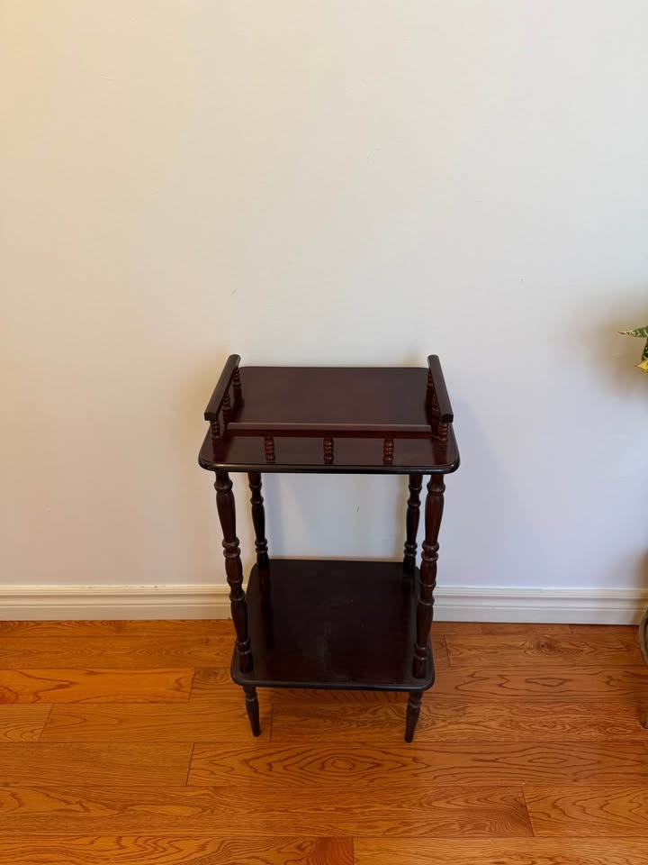 Vintage Wooden Spindle Rail Side Table - photo 3