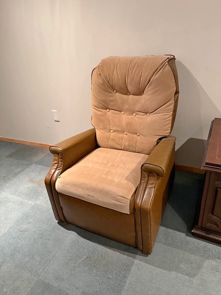 Estate Sale - Retro Recliner Chair