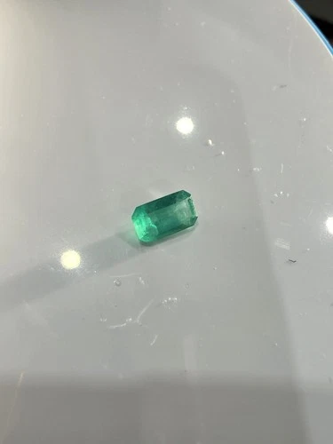 Rectangular Emerald Gemstone - photo 4