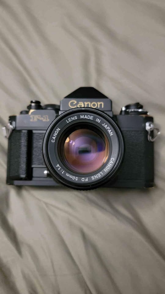 Canon F1 35mm Film Camera w/ 50mm f1.4 & 35-70mm Lens - photo 4