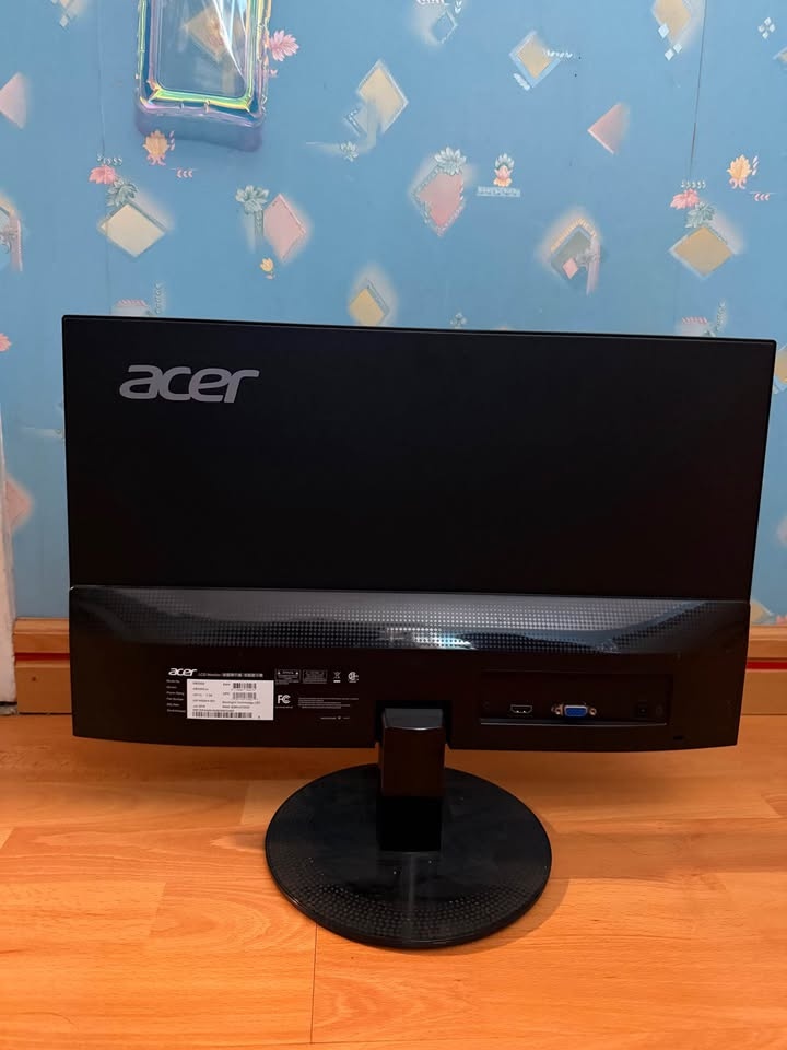 Acer Thin Monitor - photo 2