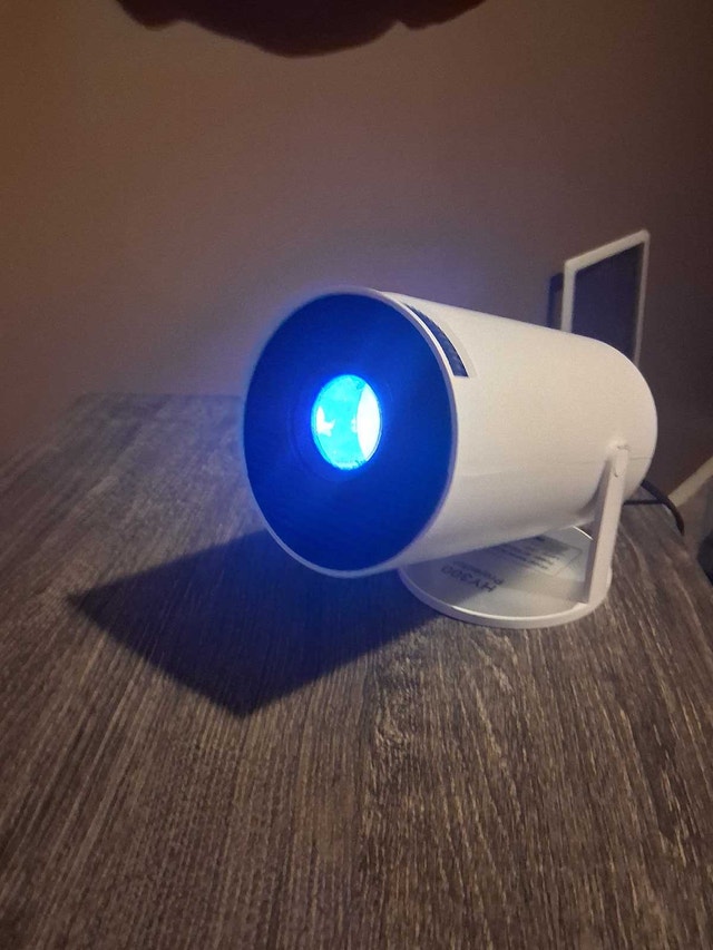 HY300 Projector