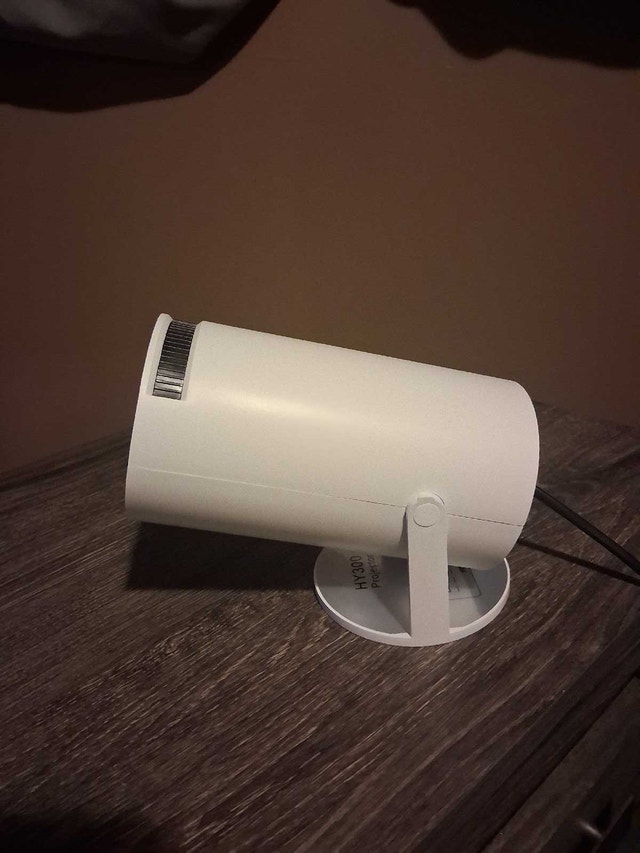 HY300 Projector - photo 2