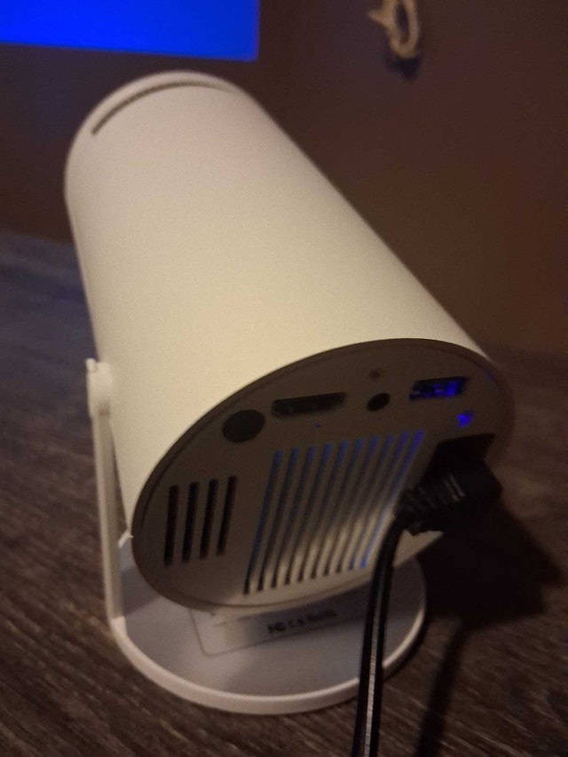 HY300 Projector - photo 3