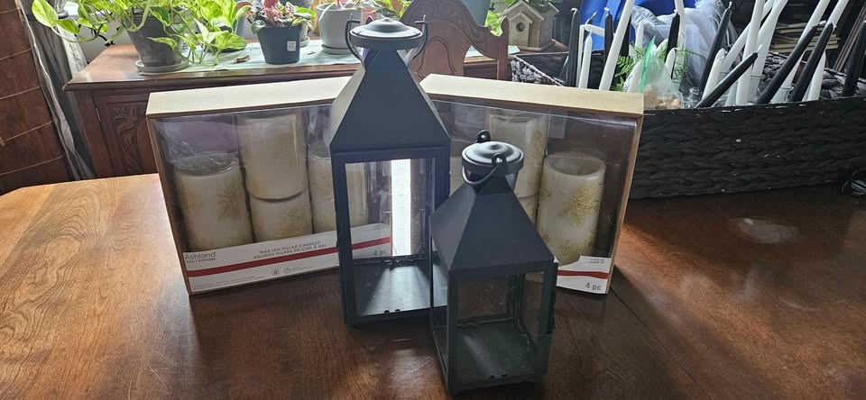 Lanterns and battery powered candles - photo 2