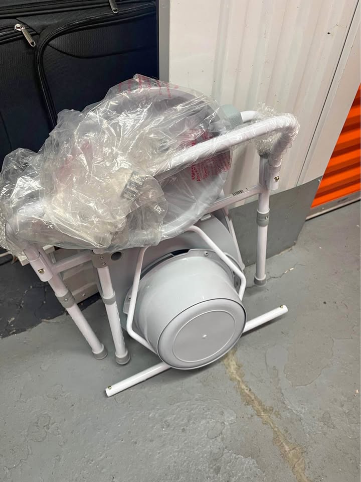 Portable porta potty