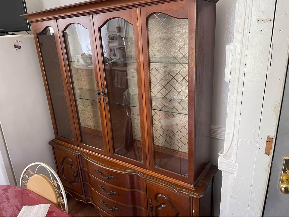 China cabinet - photo 2