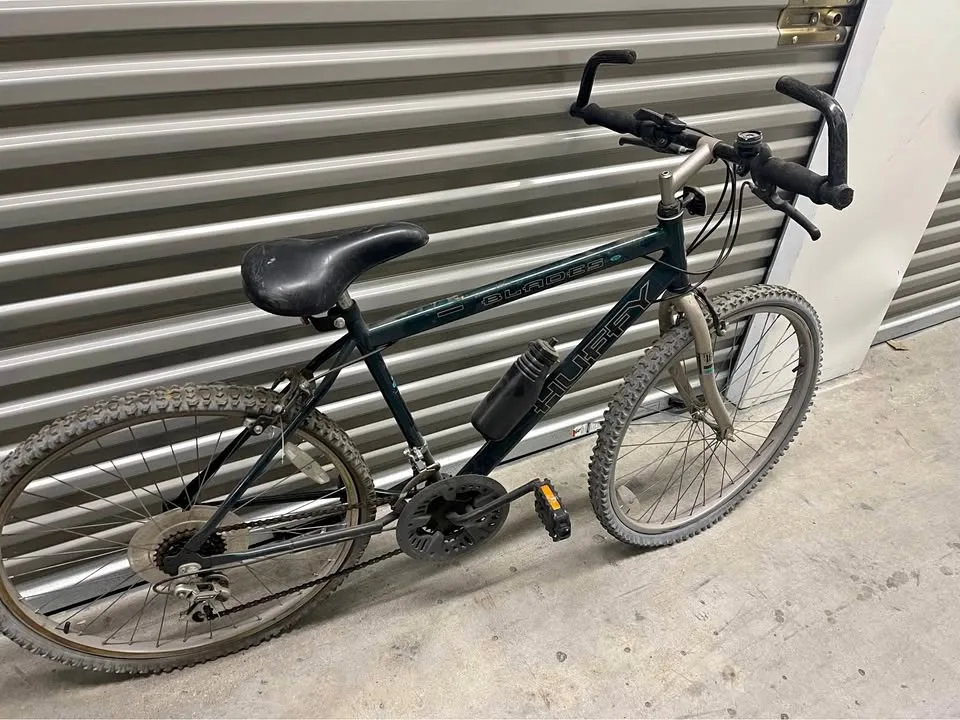 26” Huffy Bike comes w/new tires and tube. thumbnail