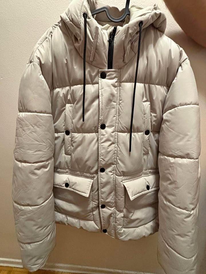 White Puffer Winter Jacket - Size Large - Like New