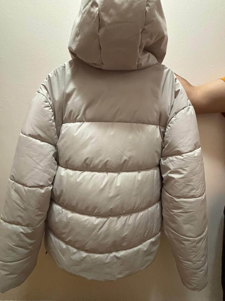 White Puffer Winter Jacket - Size Large - Like New - photo 2