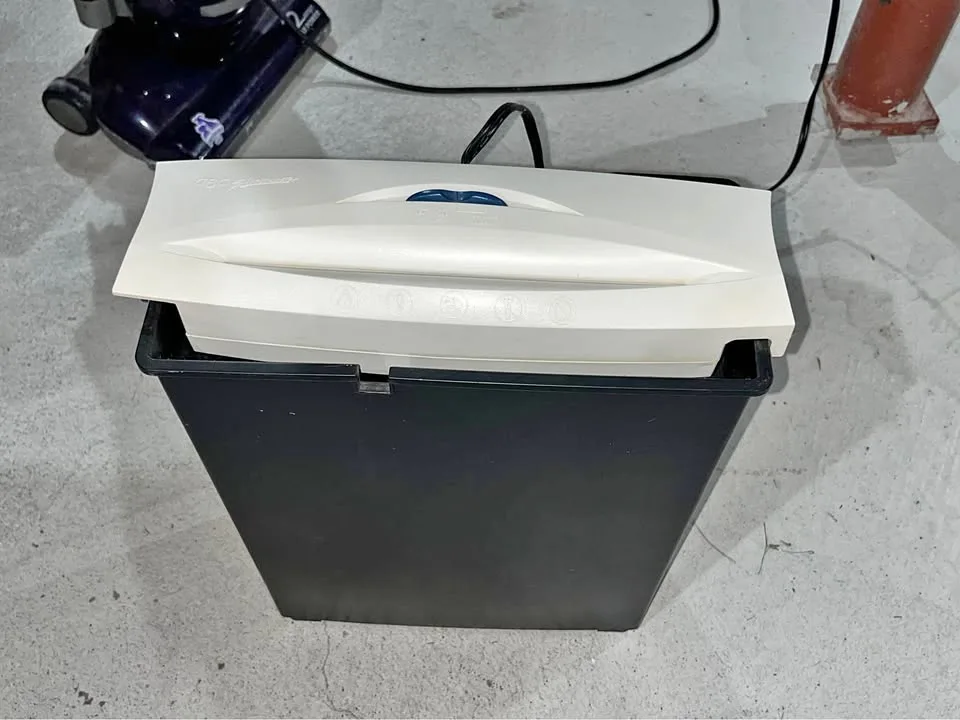 GBC ShredMaster Paper Shredder – Works Great thumbnail