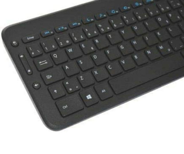 Brand New Microsoft All-in-One Media Keyboard + Trackpad - photo 2