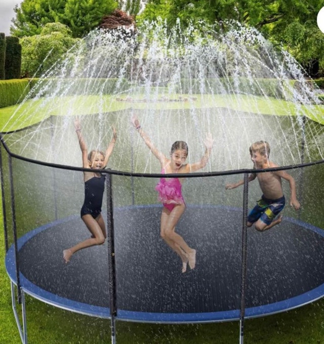 Trampoline with Water Mist Sprayer and Safety Net
