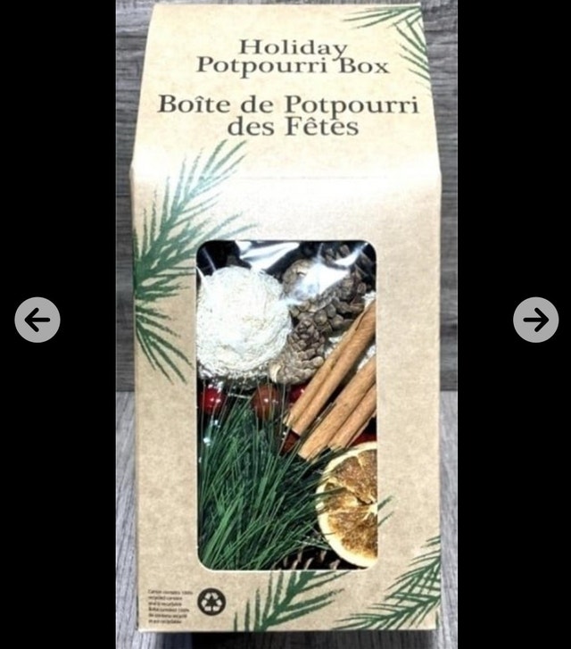 Brand New Holiday Potpourri Hamper Gift Box