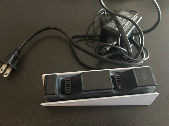 PS 5 DualSense Controller Charging Dock - photo 5