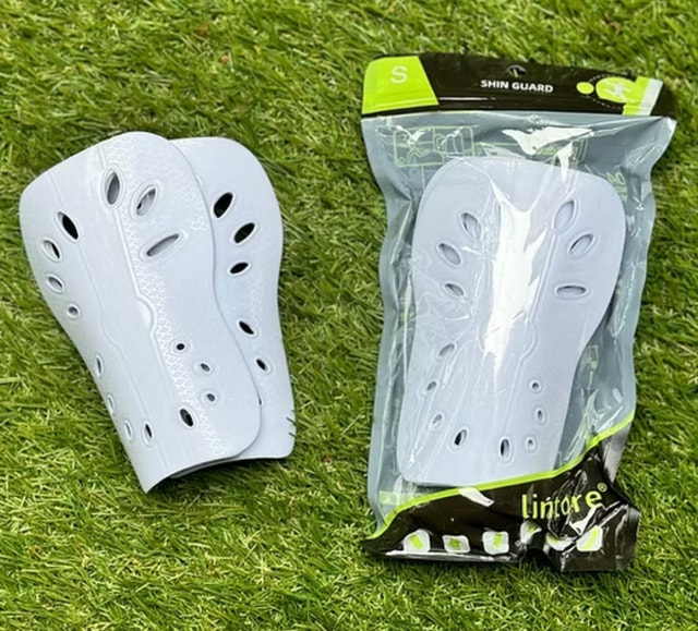 Brand New Lintore Soccer Shin Guards - Size Small - photo 2