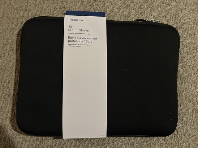 Brand New Insignia 15 inch Laptop Sleeve - photo 2
