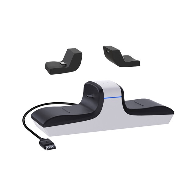 Insignia PS5/PS4 Dual Controller Charger - photo 2
