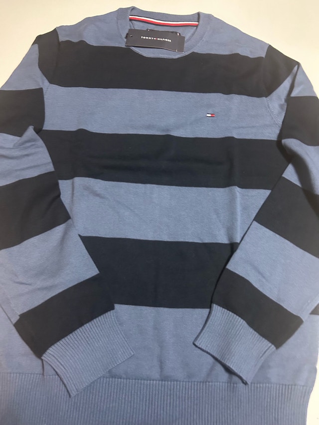 Brand New Tommy Hilfiger Sweater - Navy Blue