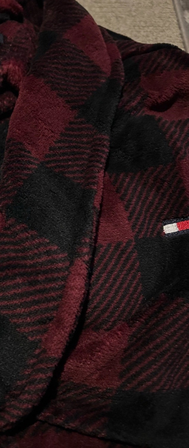 Brand New Tommy Hilfiger Plush Robe - photo 4