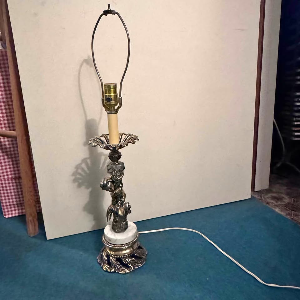 Cherub table lamp