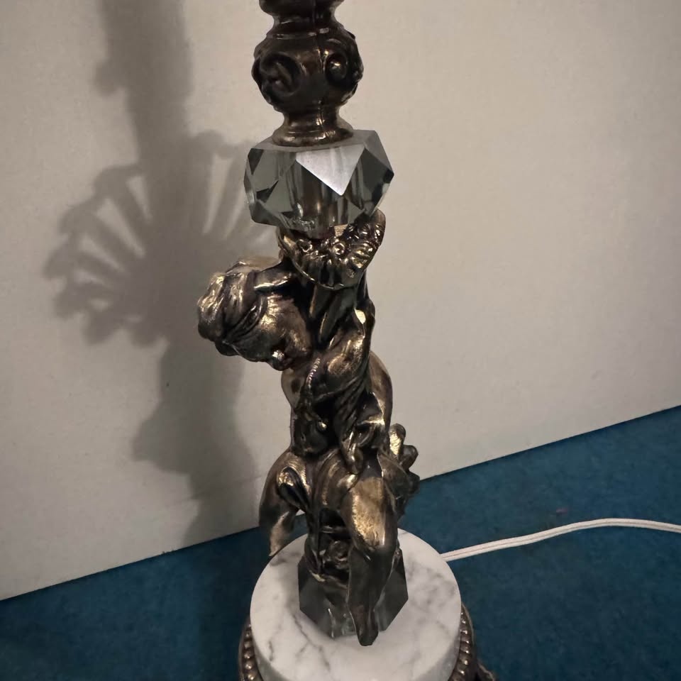 Cherub table lamp - photo 3